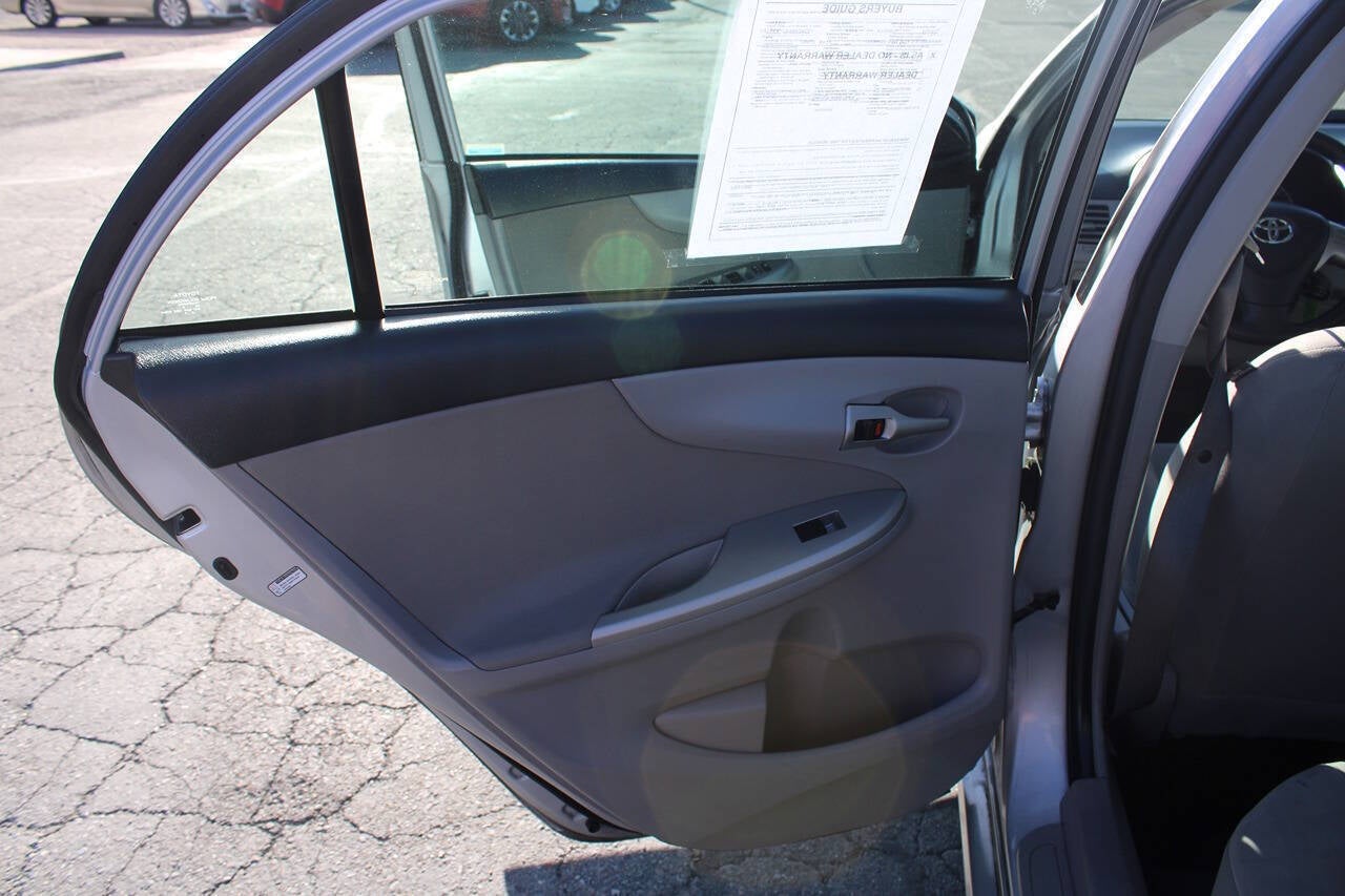 2012 Toyota Corolla LE 4dr Sedan 4A