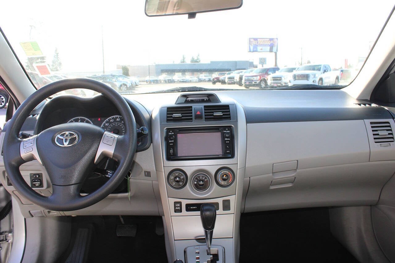 2012 Toyota Corolla LE 4dr Sedan 4A