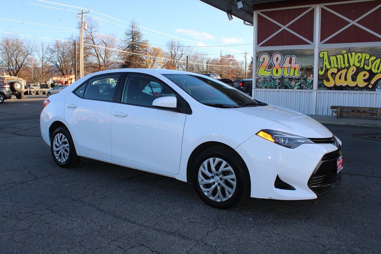 2018 Toyota Corolla LE 4dr Sedan