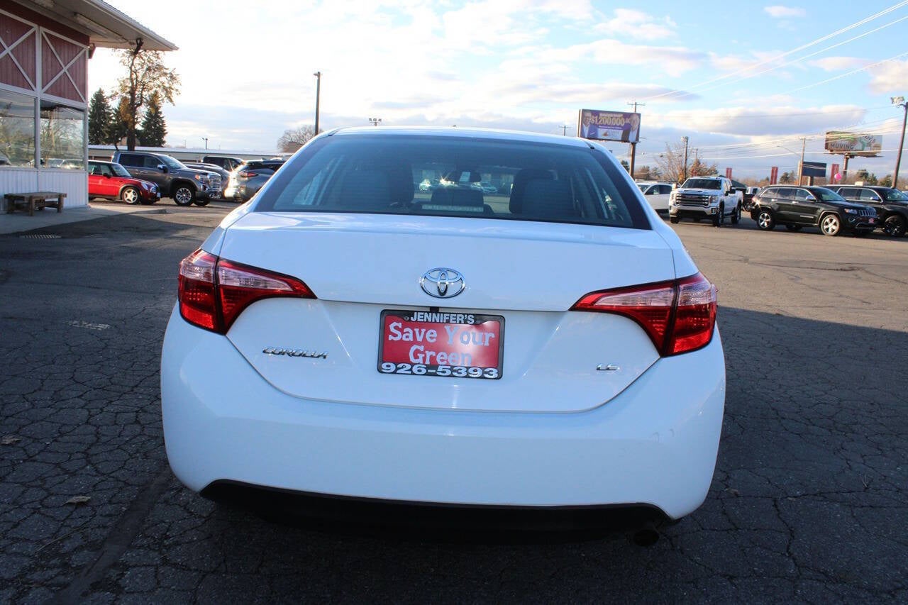 2018 Toyota Corolla LE 4dr Sedan
