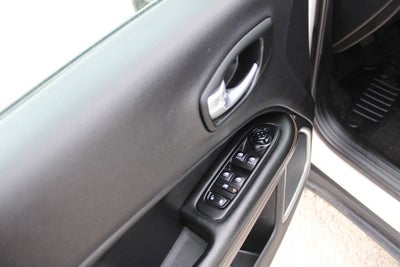 2017 Jeep Compass Latitude 4x4 4dr SUV (midyear release)