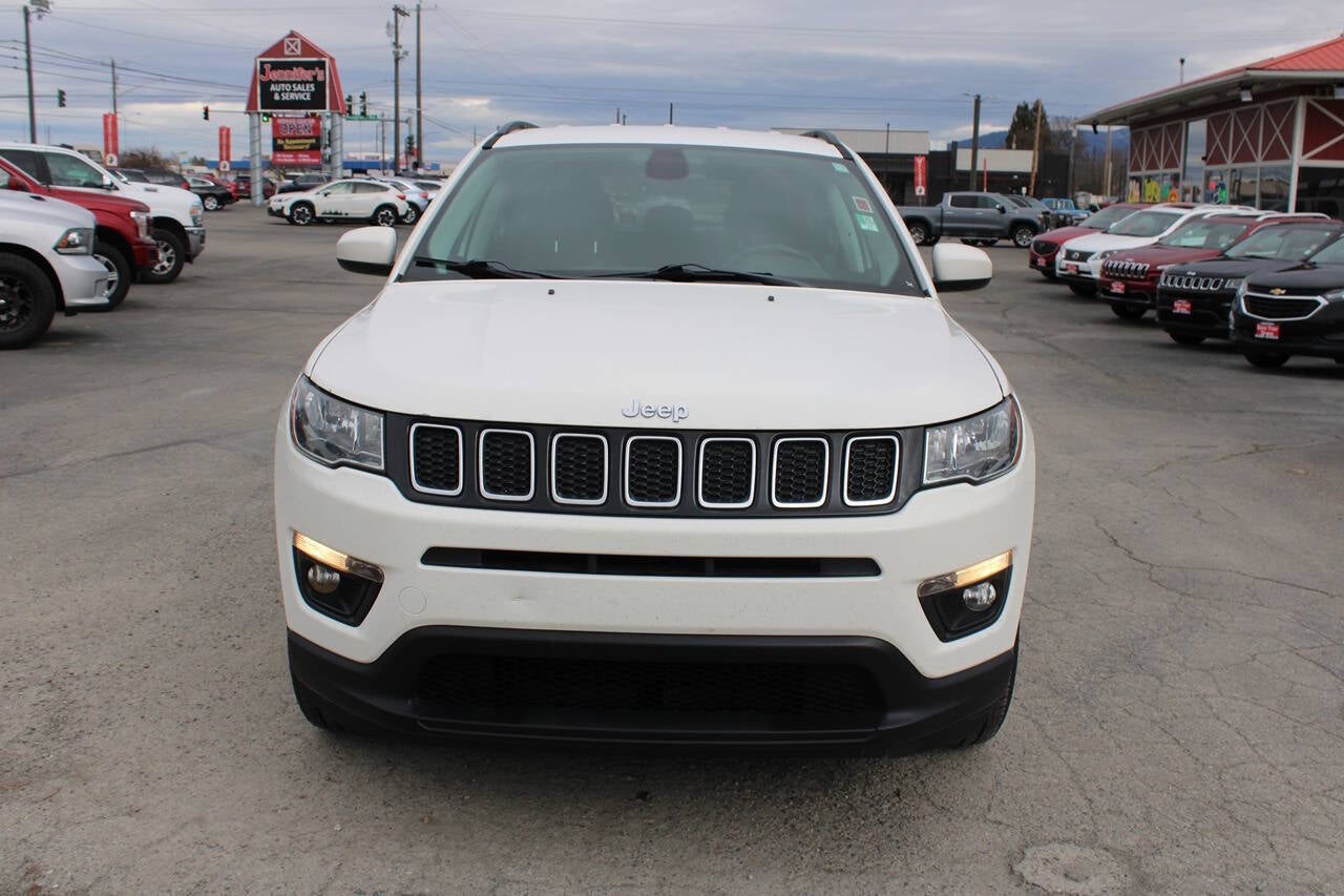 2017 Jeep Compass Latitude 4x4 4dr SUV (midyear release)