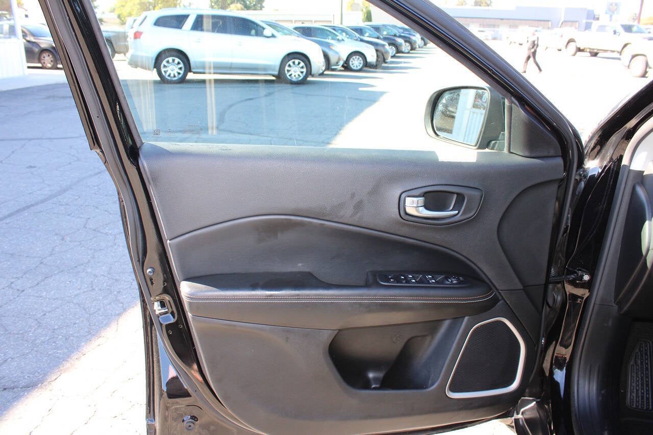 2020 Jeep Compass Latitude 4x4 4dr SUV