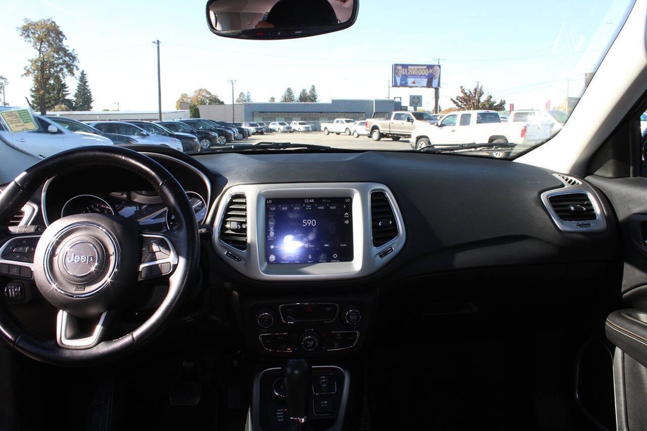 2020 Jeep Compass Latitude 4x4 4dr SUV
