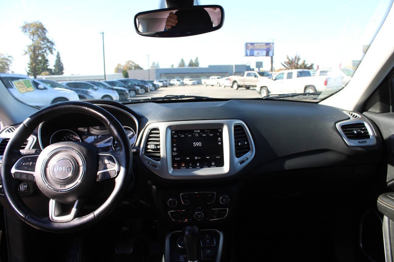 2020 Jeep Compass Latitude 4x4 4dr SUV