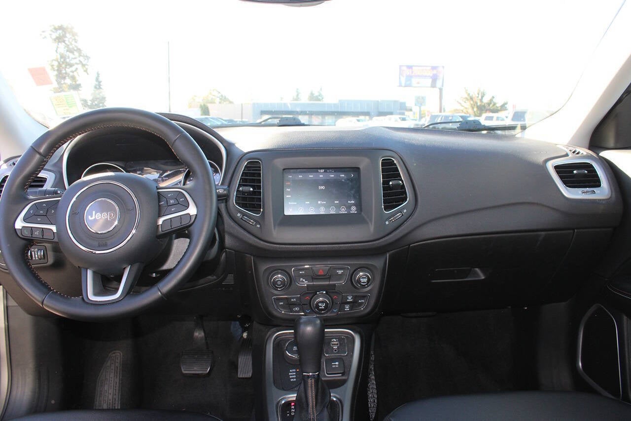 2019 Jeep Compass Latitude 4x4 4dr SUV