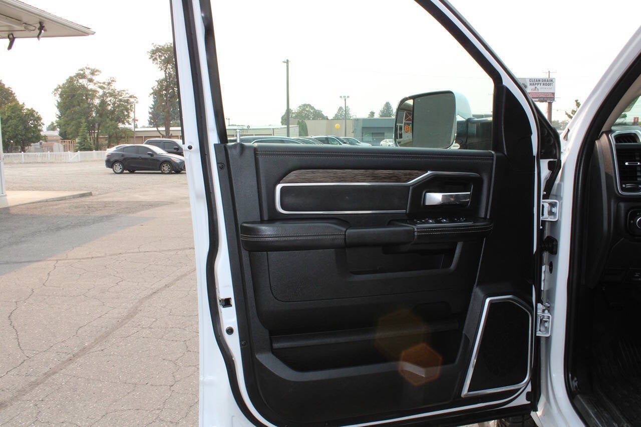 2021 RAM 2500 Laramie 4x4 4dr Crew Cab 8 ft. LB Pickup