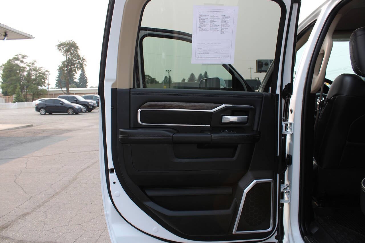 2021 RAM 2500 Laramie 4x4 4dr Crew Cab 8 ft. LB Pickup