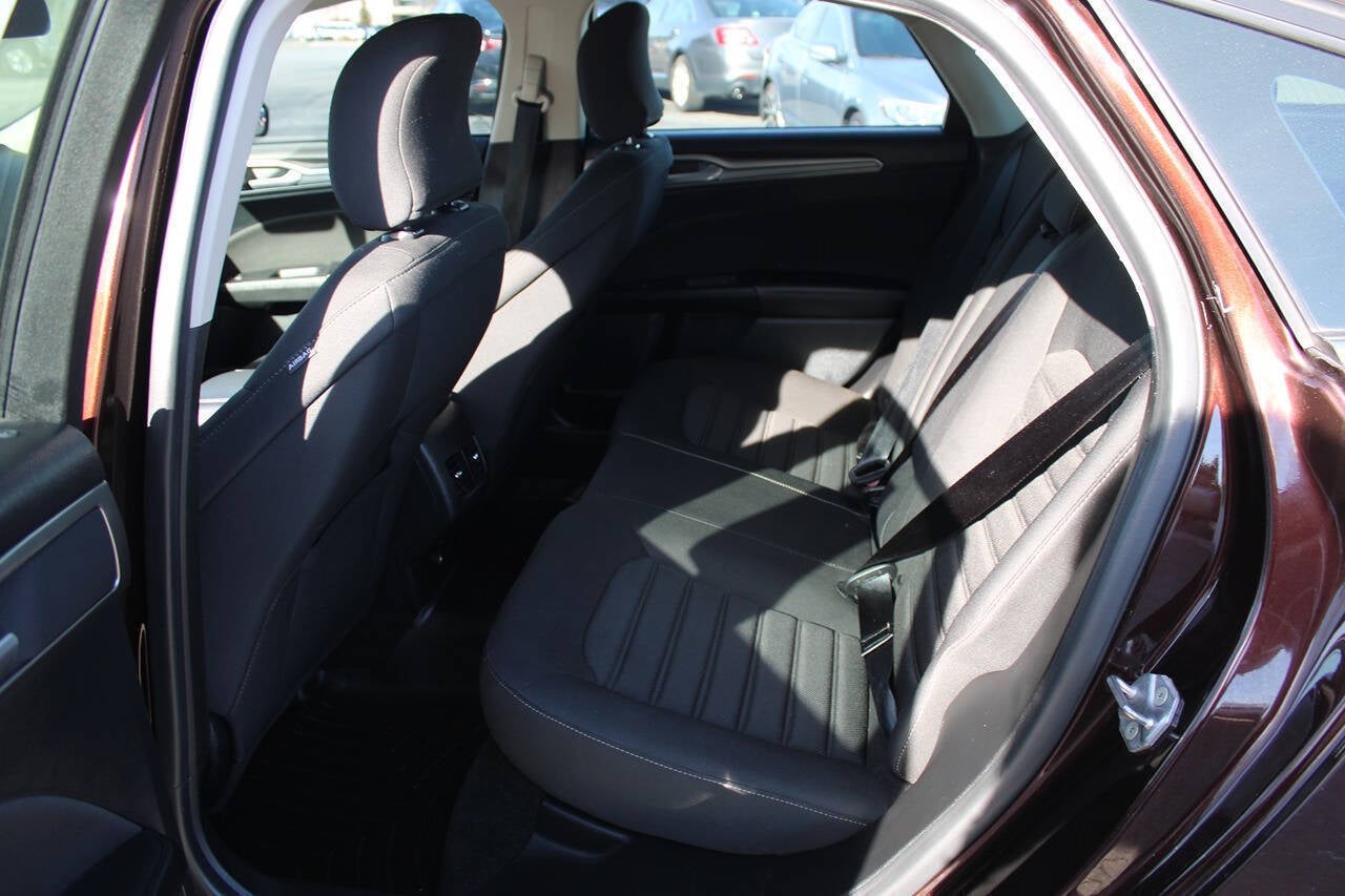 2019 Ford Fusion SE 4dr Sedan