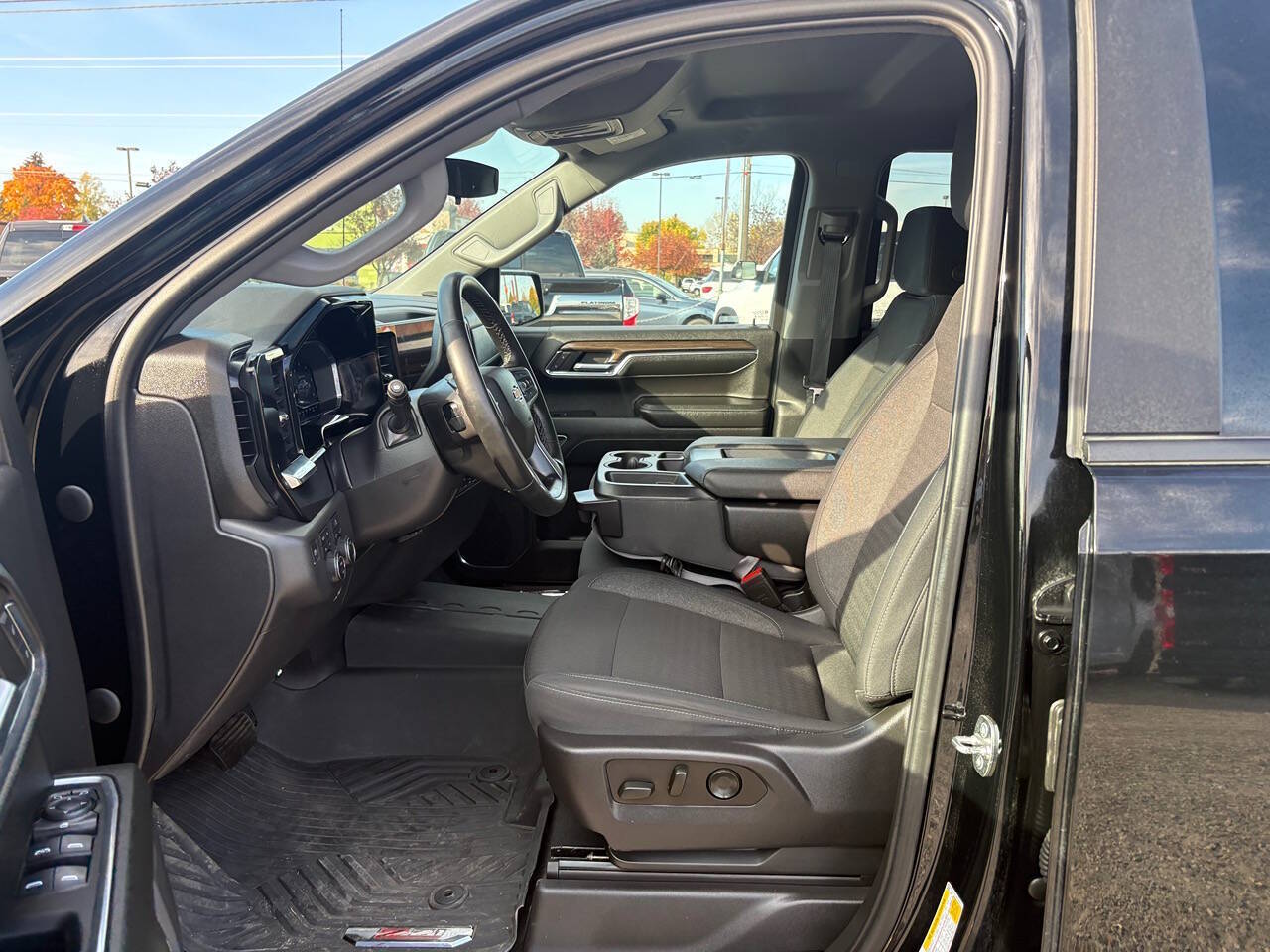 2023 Chevrolet Silverado 1500 LT 4x4 4dr Crew Cab 5.8 ft. SB w/1LT