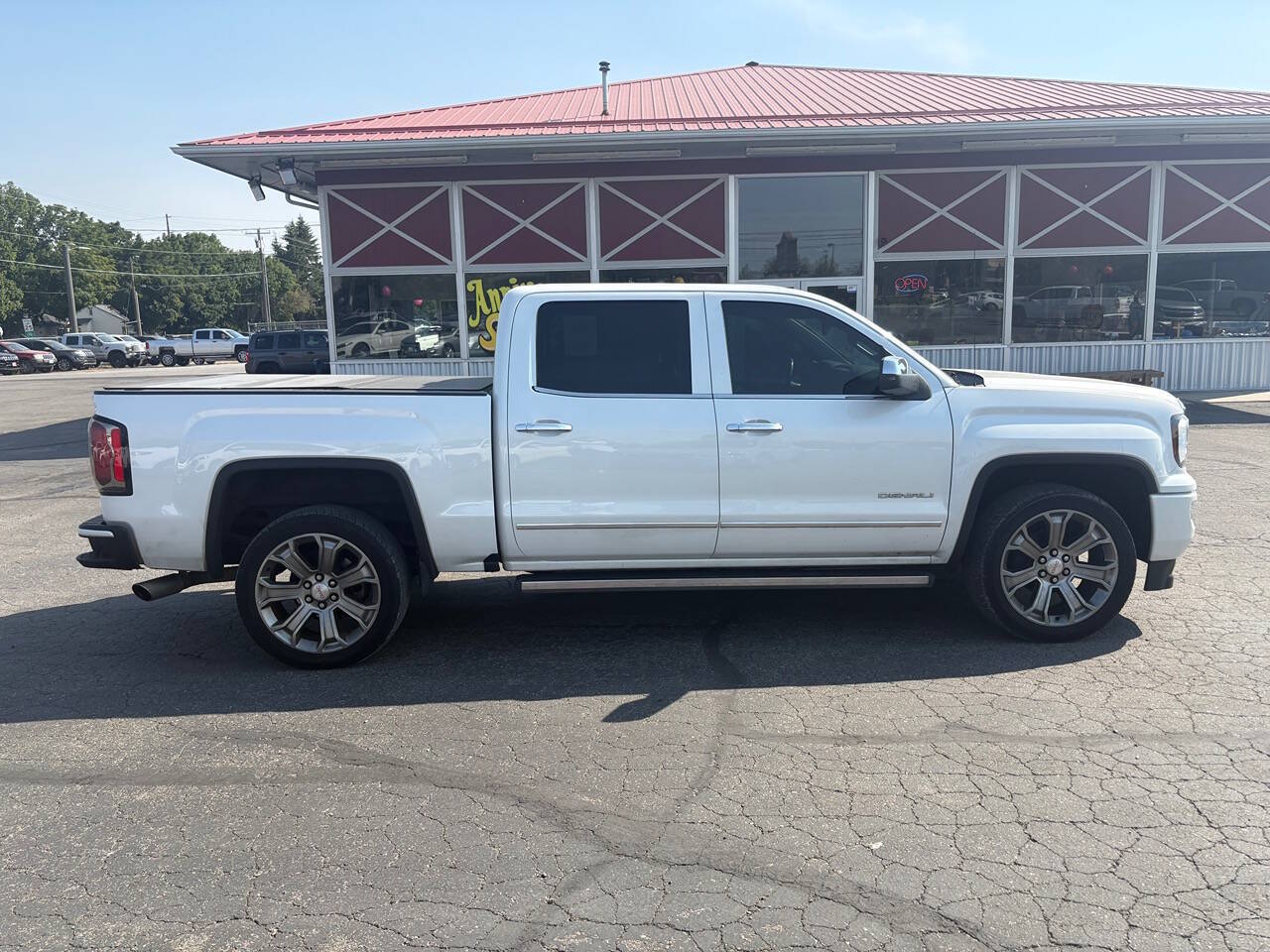2018 GMC Sierra 1500 Denali 4x4 4dr Crew Cab 5.8 ft. SB