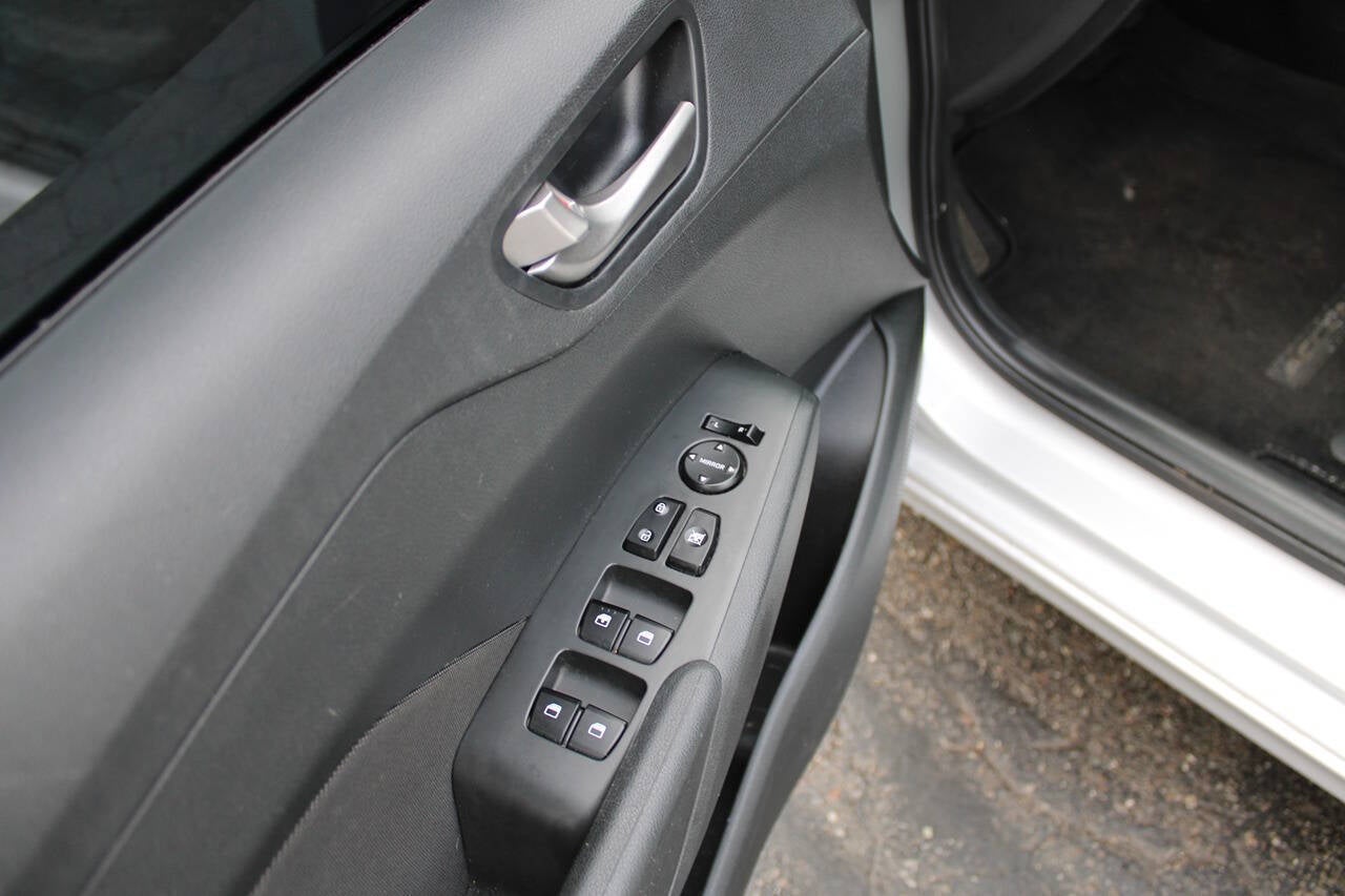 2021 Hyundai Accent SE 4dr Sedan CVT