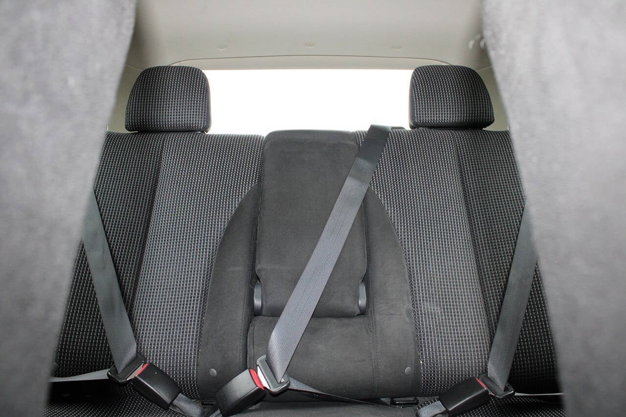 2012 Nissan Versa 1.8 SL 4dr Hatchback