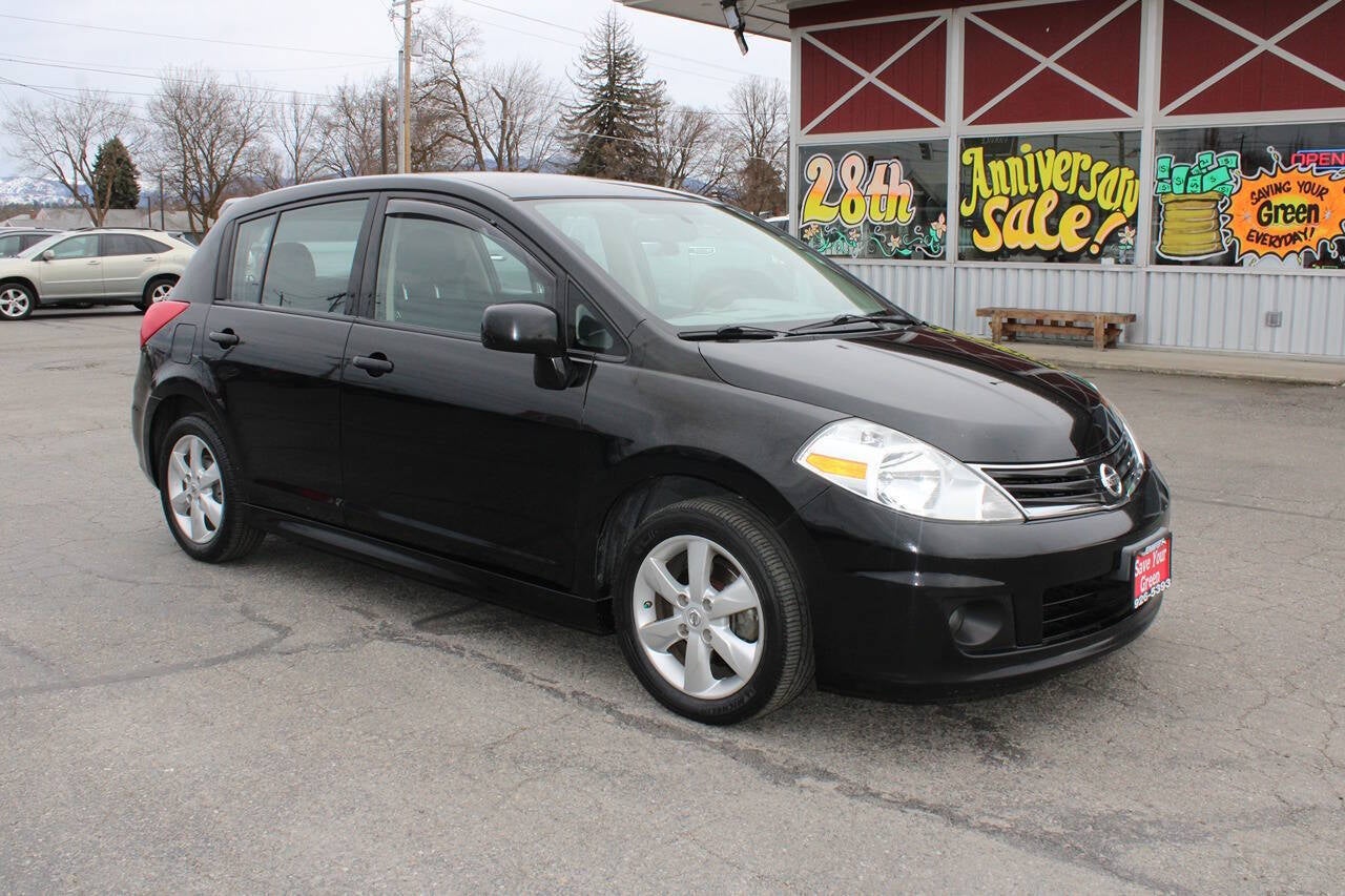 2012 Nissan Versa 1.8 SL 4dr Hatchback