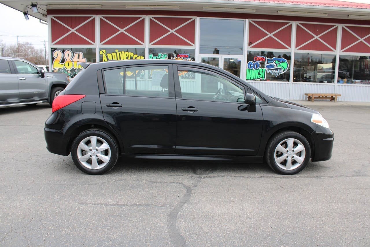 2012 Nissan Versa 1.8 SL 4dr Hatchback