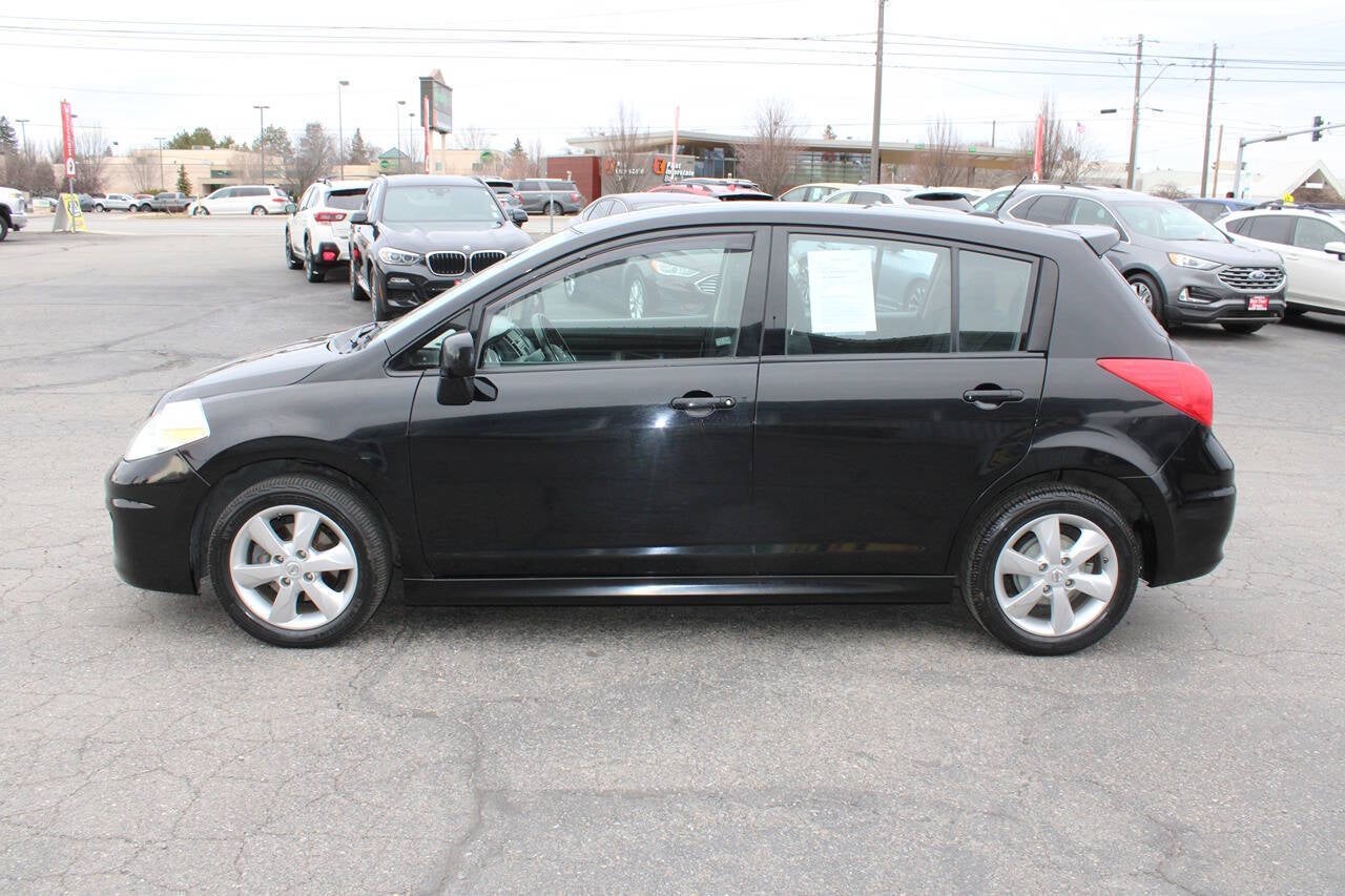 2012 Nissan Versa 1.8 SL 4dr Hatchback