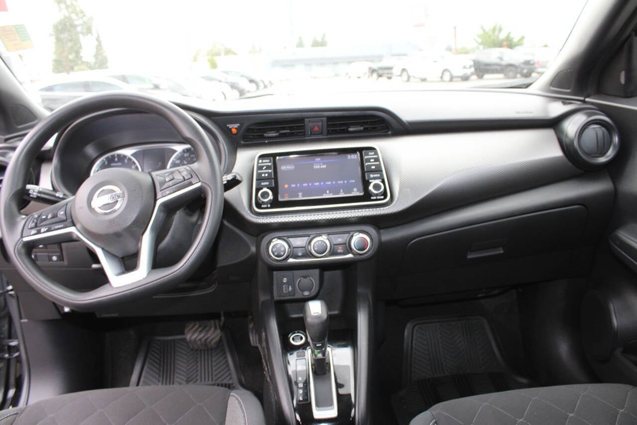 2020 Nissan Kicks S 4dr Crossover