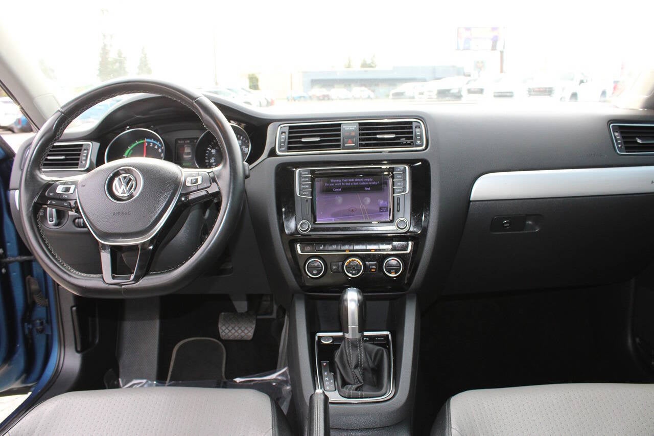 2016 Volkswagen Jetta Hybrid SEL Premium 4dr Sedan