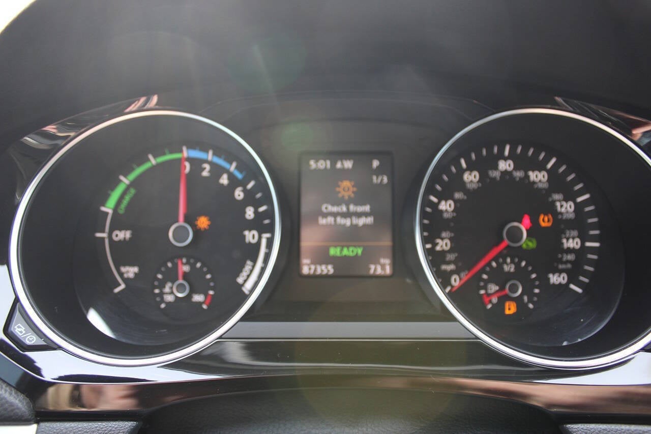 2016 Volkswagen Jetta Hybrid SEL Premium 4dr Sedan