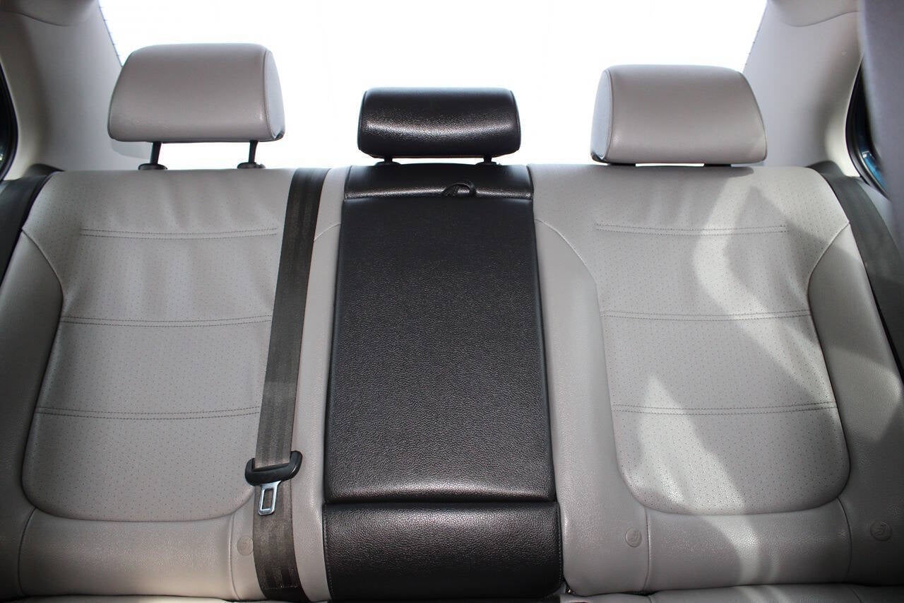 2016 Volkswagen Jetta Hybrid SEL Premium 4dr Sedan