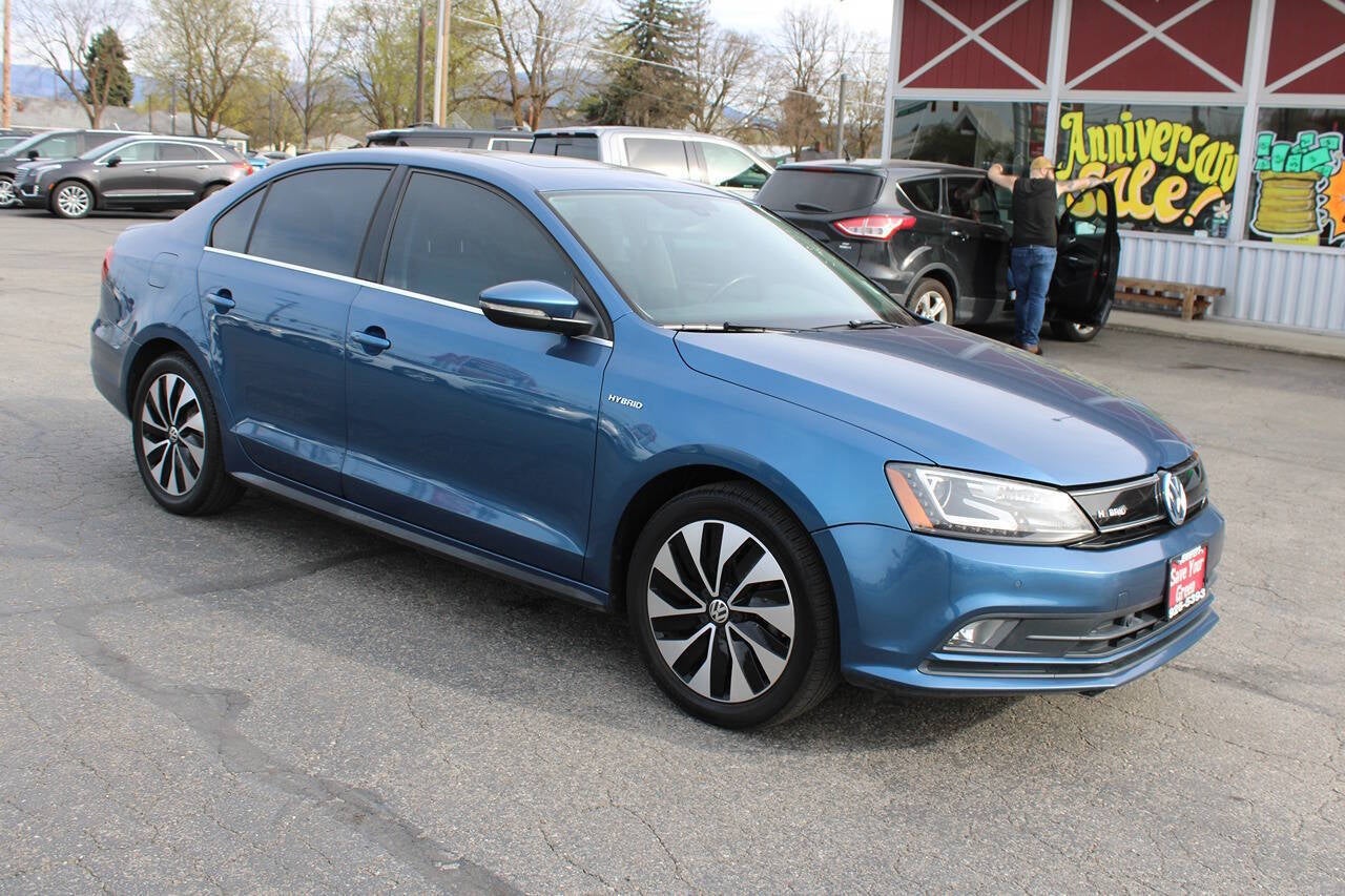 2016 Volkswagen Jetta Hybrid SEL Premium 4dr Sedan