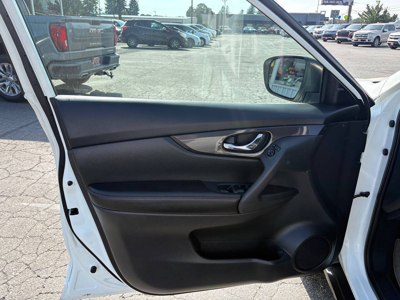 2018 Nissan Rogue SV AWD 4dr Crossover
