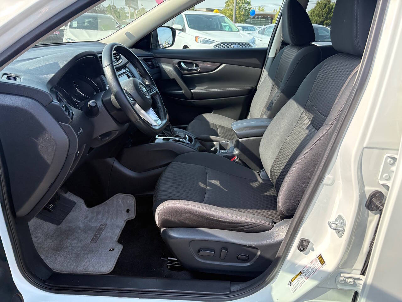 2018 Nissan Rogue SV AWD 4dr Crossover