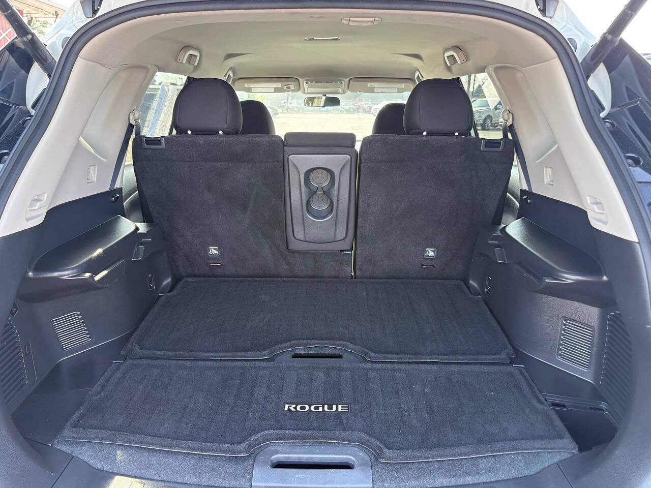 2018 Nissan Rogue SV AWD 4dr Crossover