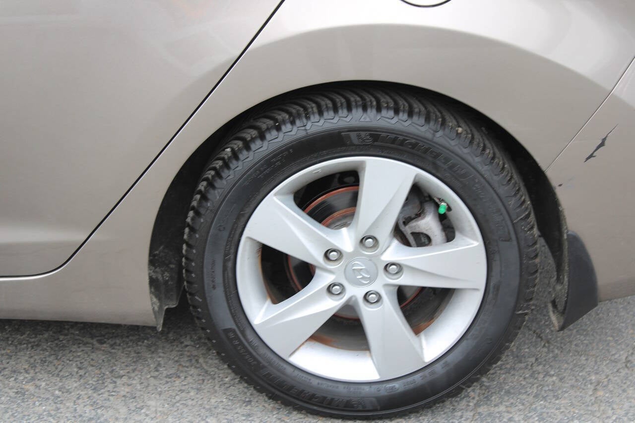 2013 Hyundai Elantra GLS 4dr Sedan 6A