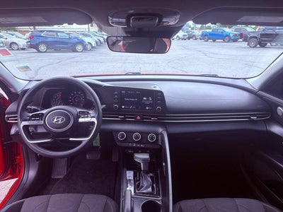2021 Hyundai Elantra SE 4dr Sedan