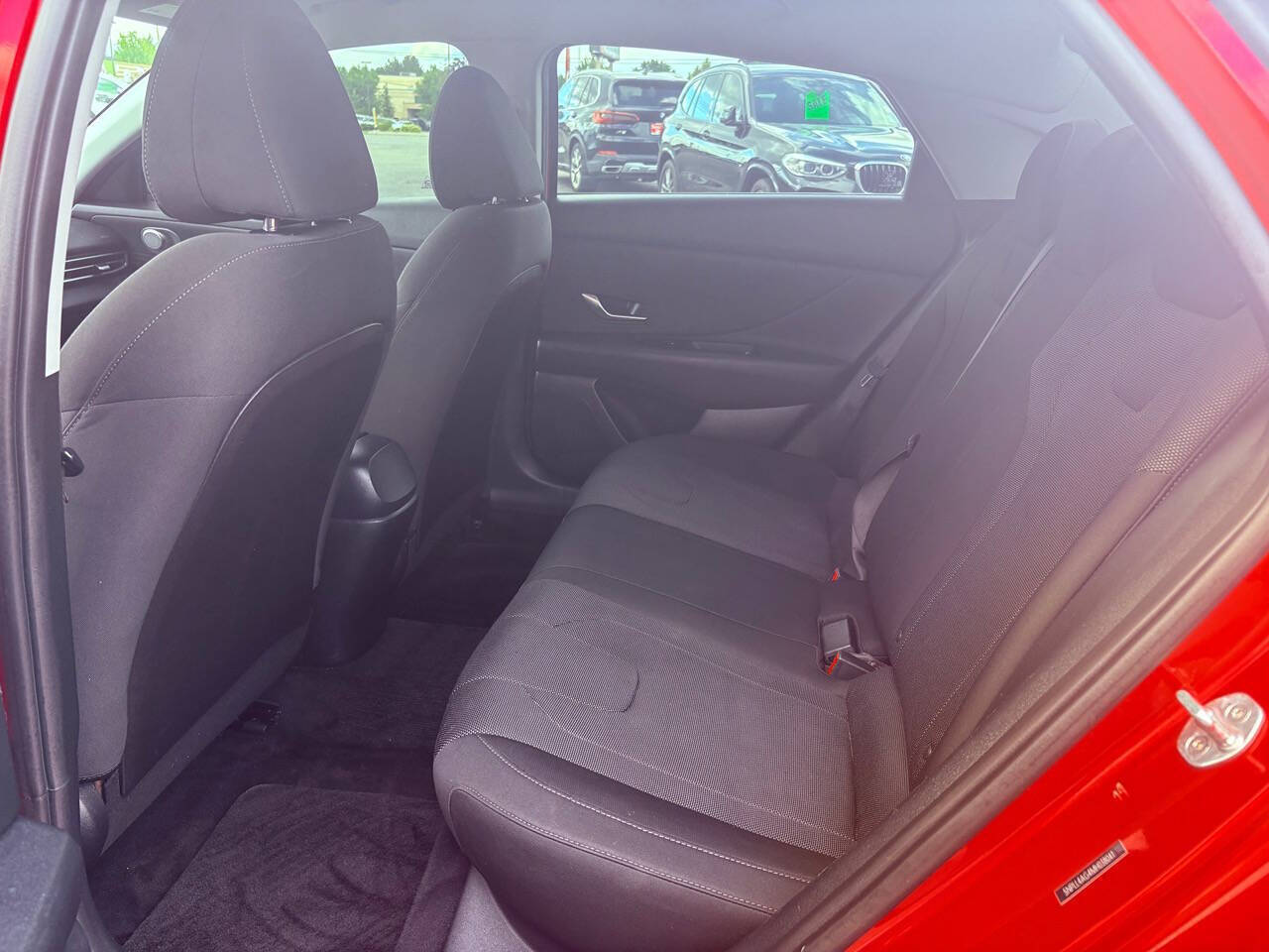 2021 Hyundai Elantra SE 4dr Sedan