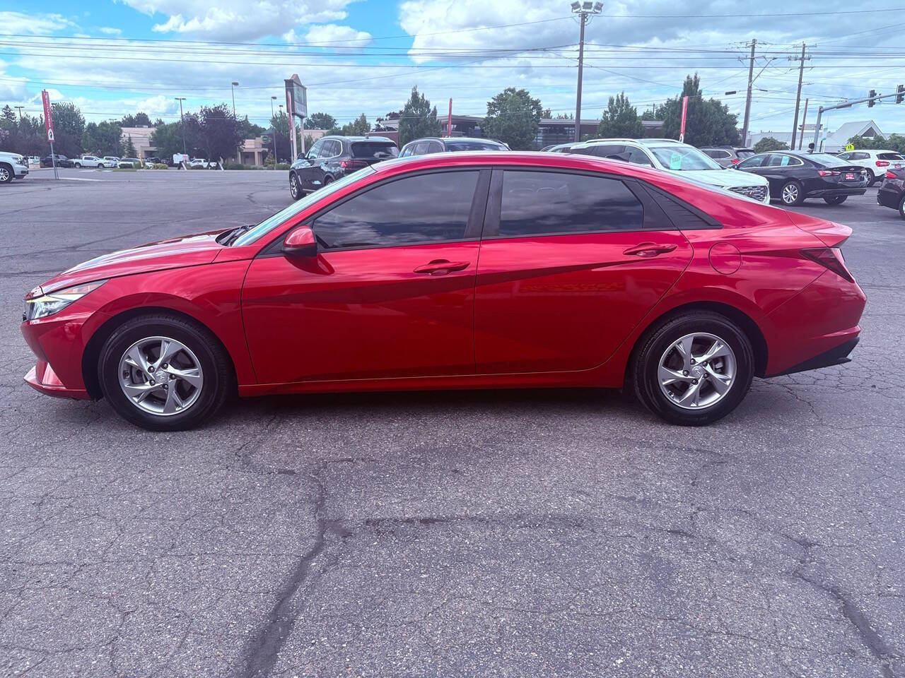 2021 Hyundai Elantra SE 4dr Sedan