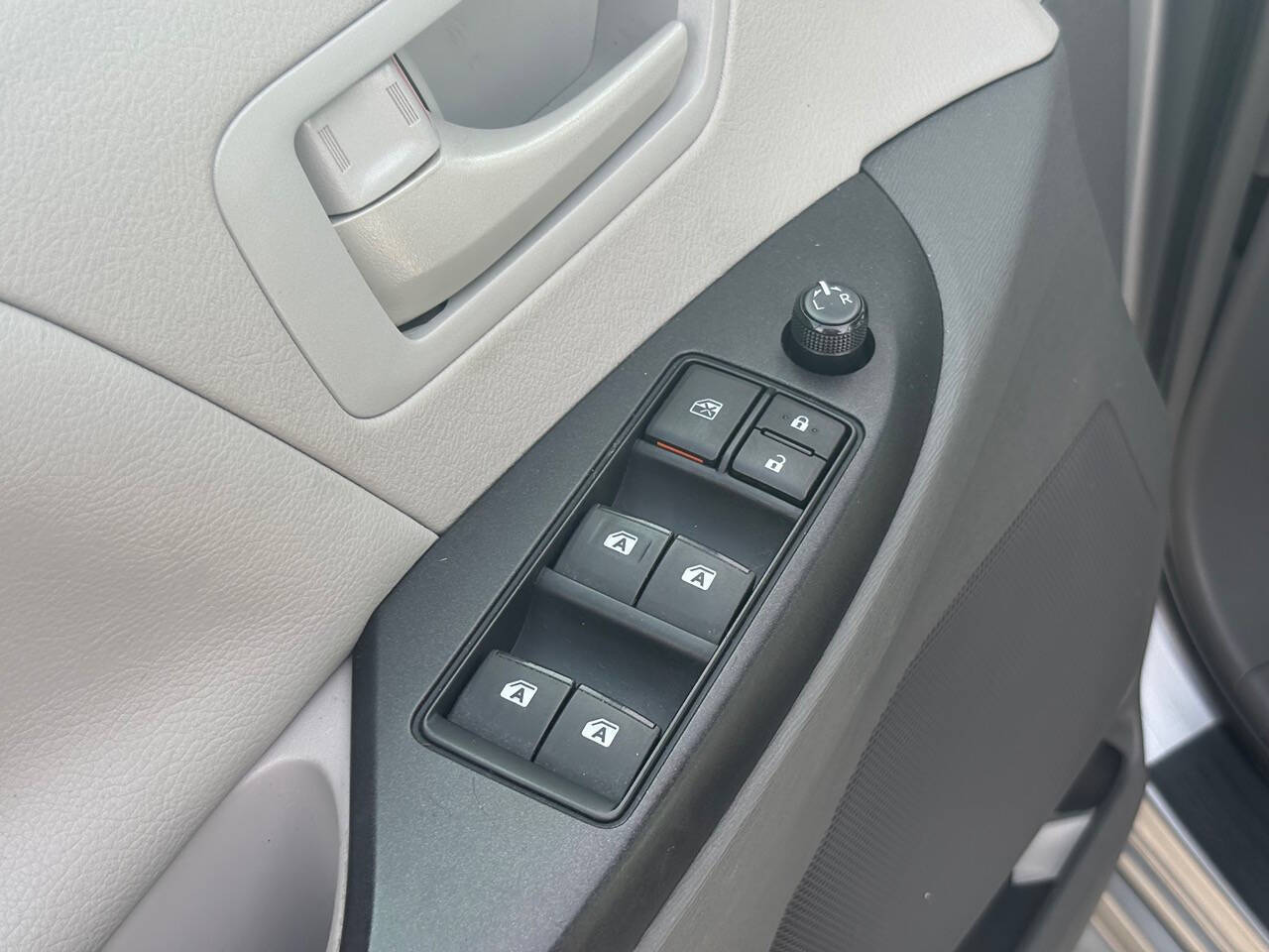 2017 Toyota Sienna L 7 Passenger 4dr Mini Van