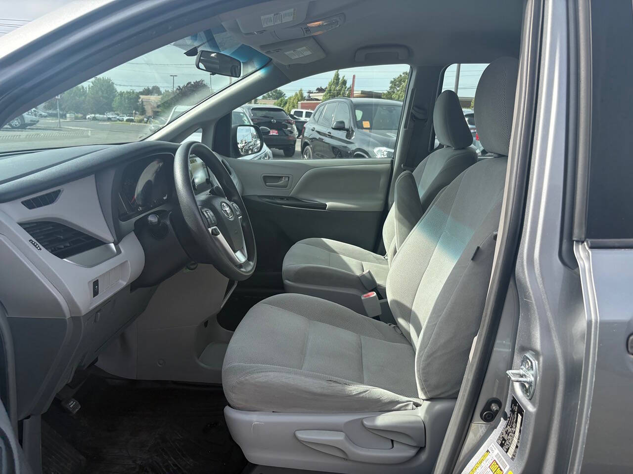 2017 Toyota Sienna L 7 Passenger 4dr Mini Van