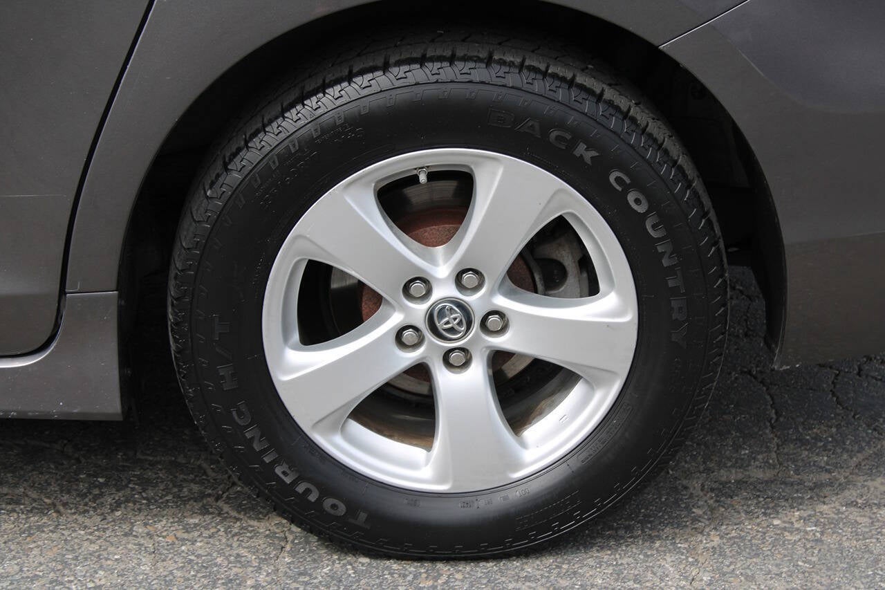 2018 Toyota Sienna L 7 Passenger 4dr Mini Van