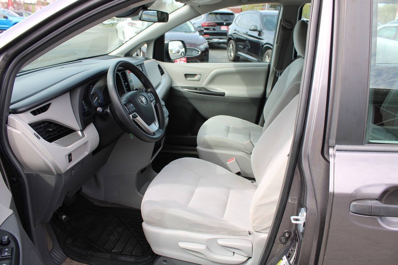 2018 Toyota Sienna L 7 Passenger 4dr Mini Van