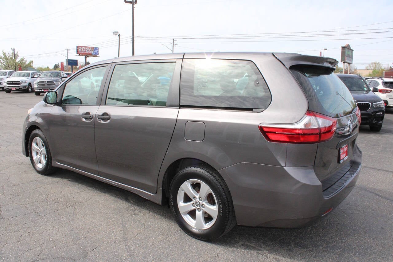 2018 Toyota Sienna L 7 Passenger 4dr Mini Van
