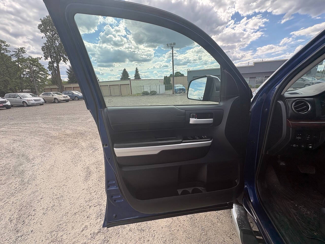 2015 Toyota Tundra Limited 4x4 4dr Double Cab Pickup SB (5.7L V8)