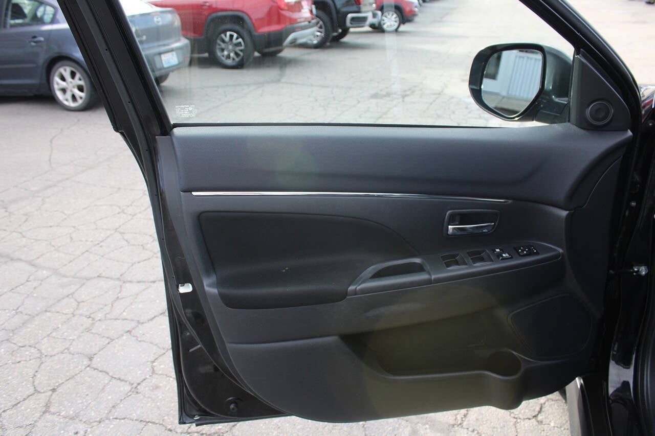 2019 Mitsubishi Outlander Sport SE AWD 4dr Crossover