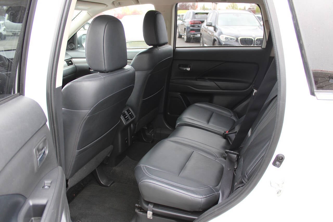 2020 Mitsubishi Outlander SEL AWD 4dr SUV