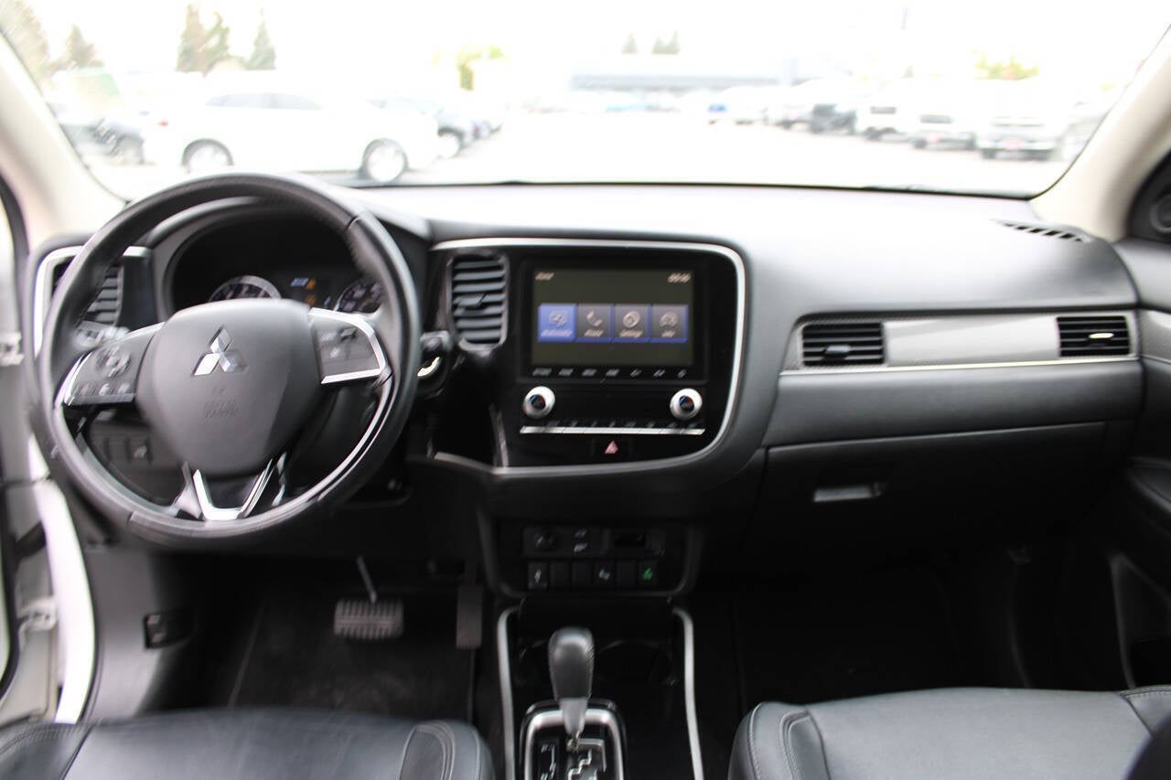 2020 Mitsubishi Outlander SEL AWD 4dr SUV