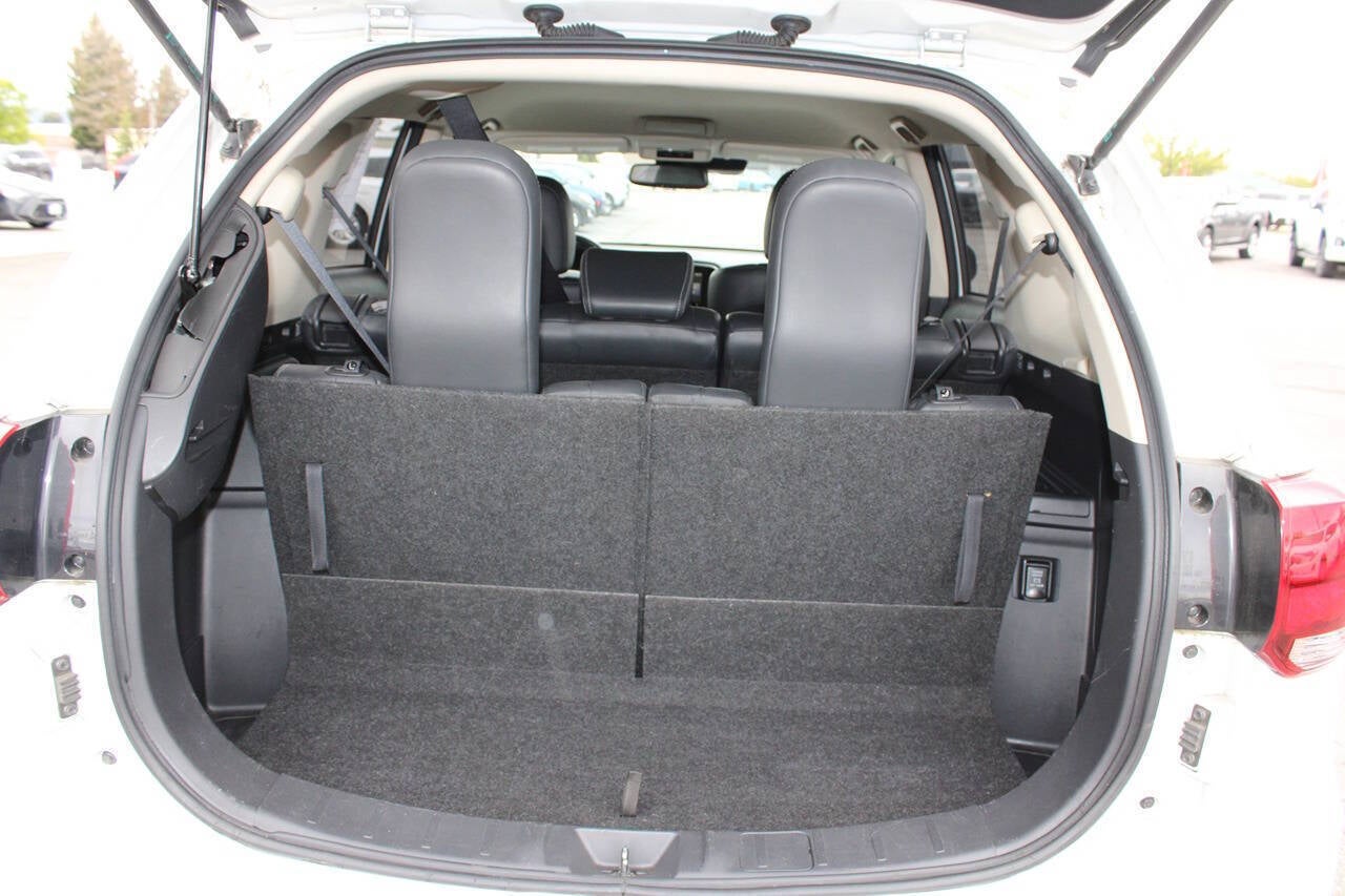 2020 Mitsubishi Outlander SEL AWD 4dr SUV