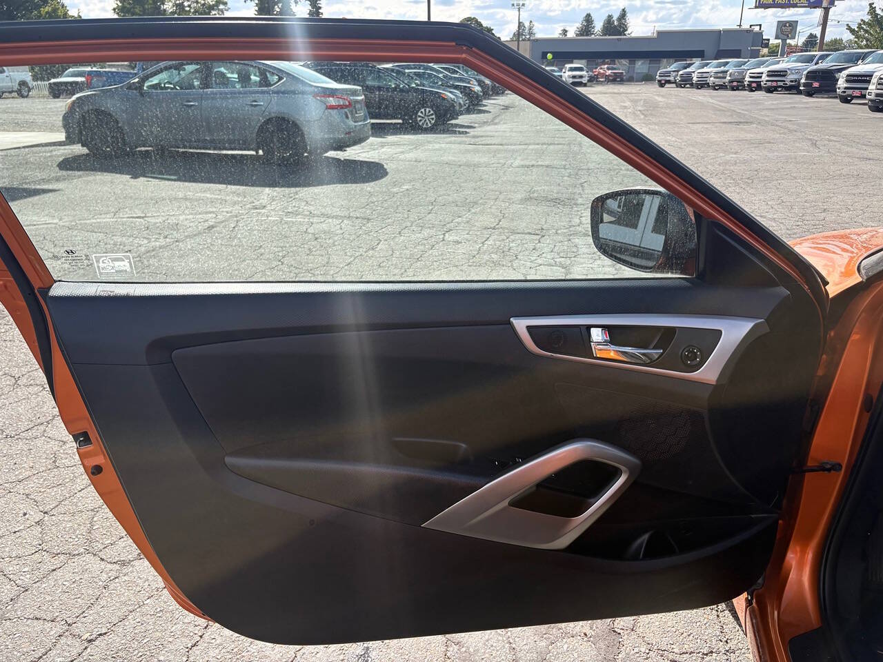 2016 Hyundai Veloster Base 3dr Coupe 6M w/Black Seats