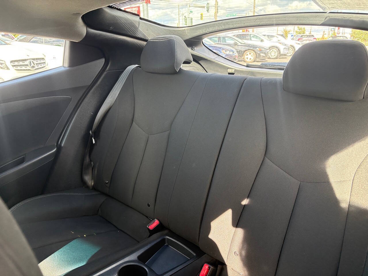 2016 Hyundai Veloster Base 3dr Coupe 6M w/Black Seats