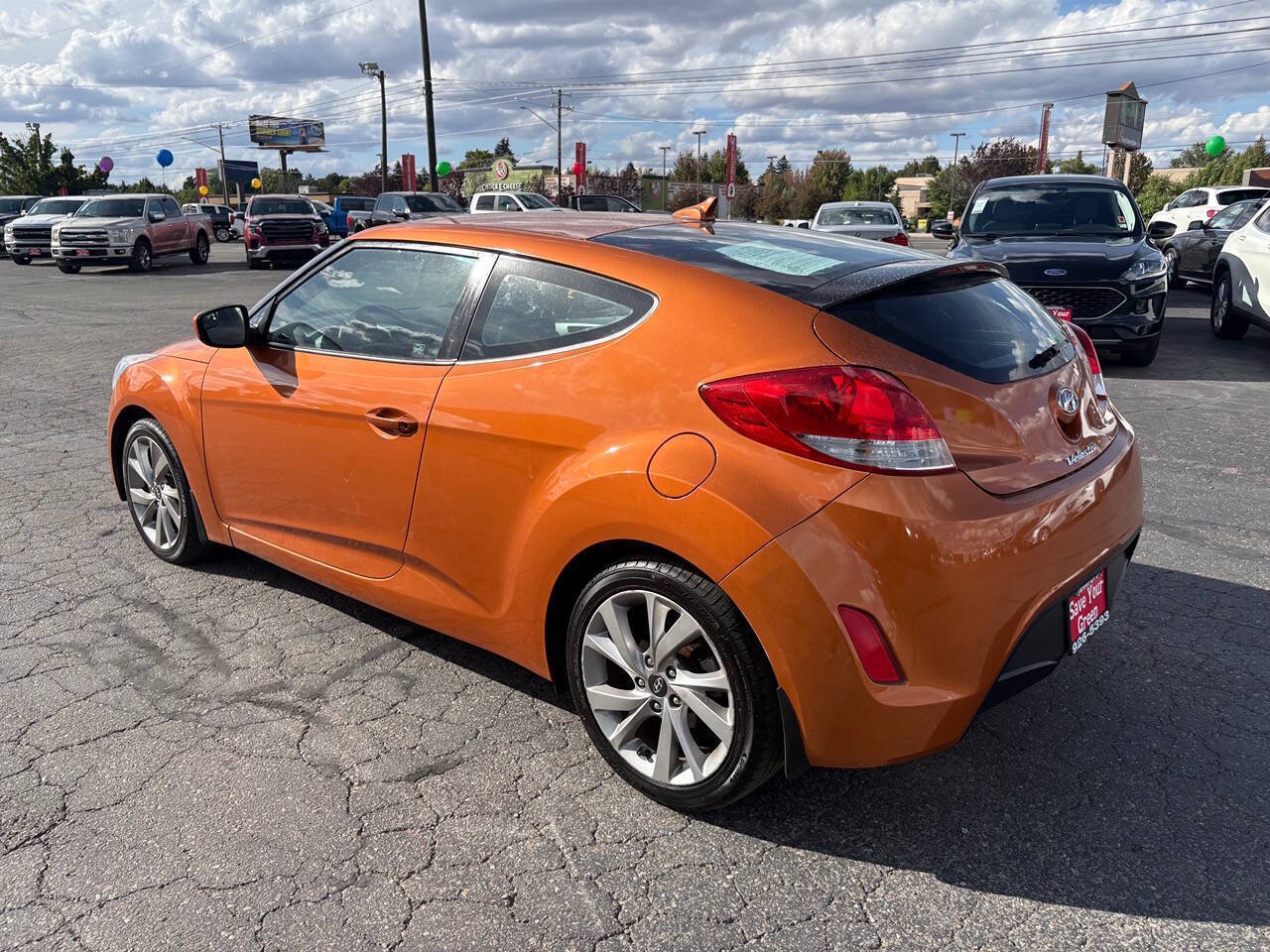 2016 Hyundai Veloster Base 3dr Coupe 6M w/Black Seats