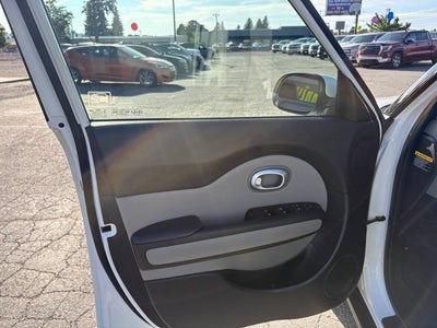 2016 Kia Soul Base 4dr Crossover 6A