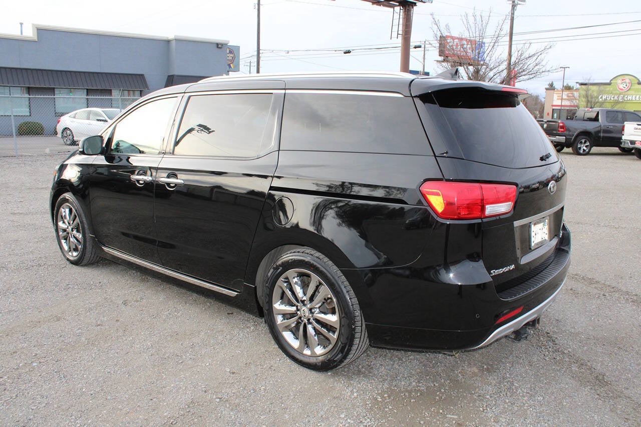 2016 Kia Sedona Limited 4dr Mini Van