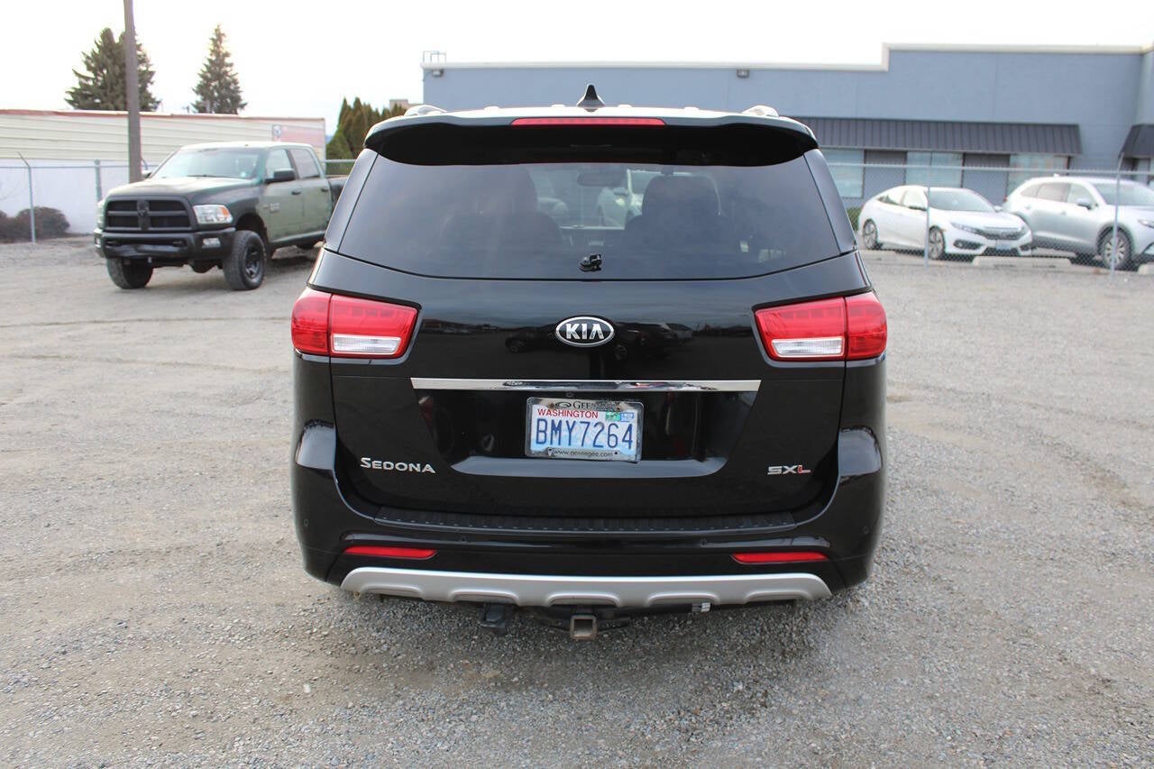 2016 Kia Sedona Limited 4dr Mini Van