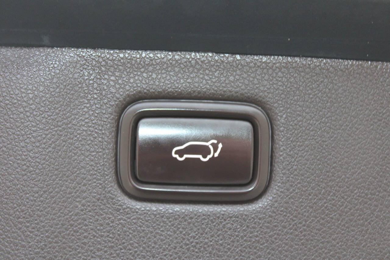 2016 Kia Sedona Limited 4dr Mini Van