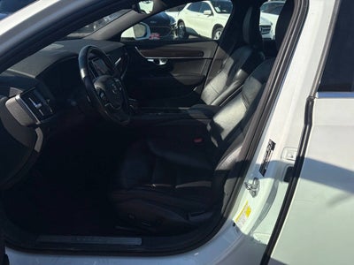 2019 Volvo S90 T6 Momentum AWD 4dr Sedan